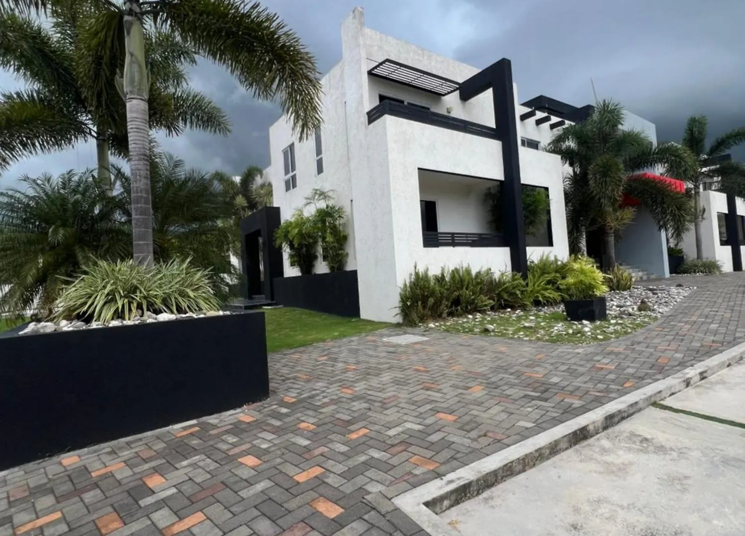 Apartment Opulence Living With Exclusive Private Beach Access Runaway Bay