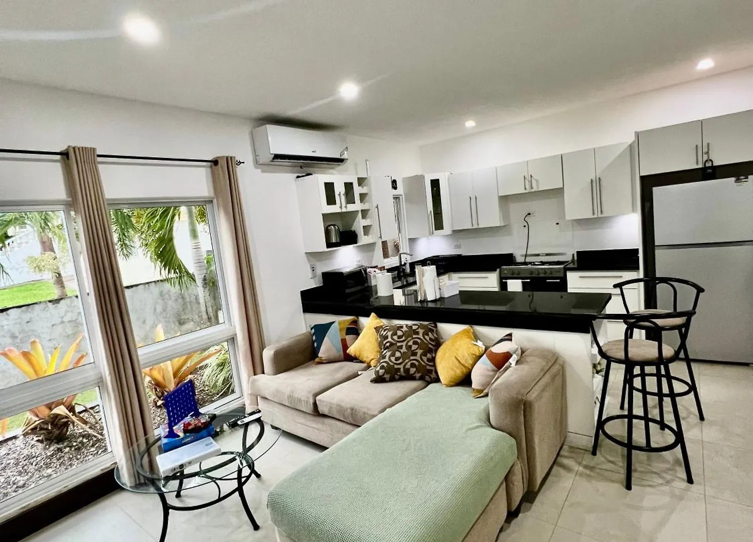 Opulence Living With Exclusive Private Beach Access Runaway Bay 0*,
