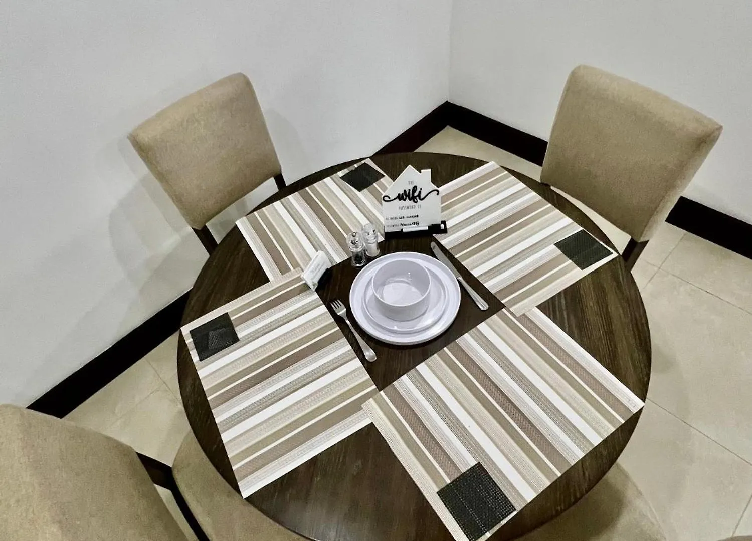 Opulence Living With Exclusive Private Beach Access Runaway Bay